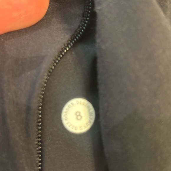 Track That Short— mid-rise size 8 - Picture 2 of 3